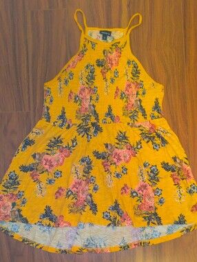 EUC Torrid Yellow Floral Smocked Sleeveless Halter Babydoll High/Low Top Size 00
